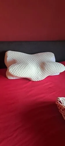 Kundenfoto von Edith R.: das Ergo-Nackenkissen